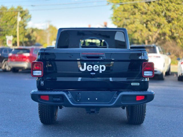 Used 2021 Jeep Gladiator Overland w/ Popular Equipment Package AWD/4WD image 7