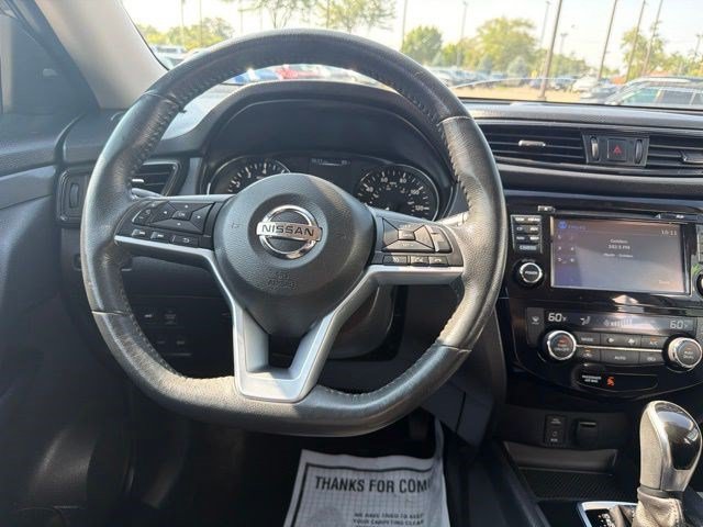 Used 2017 Nissan Rogue SV w/ SV Premium Package AWD/4WD image 25