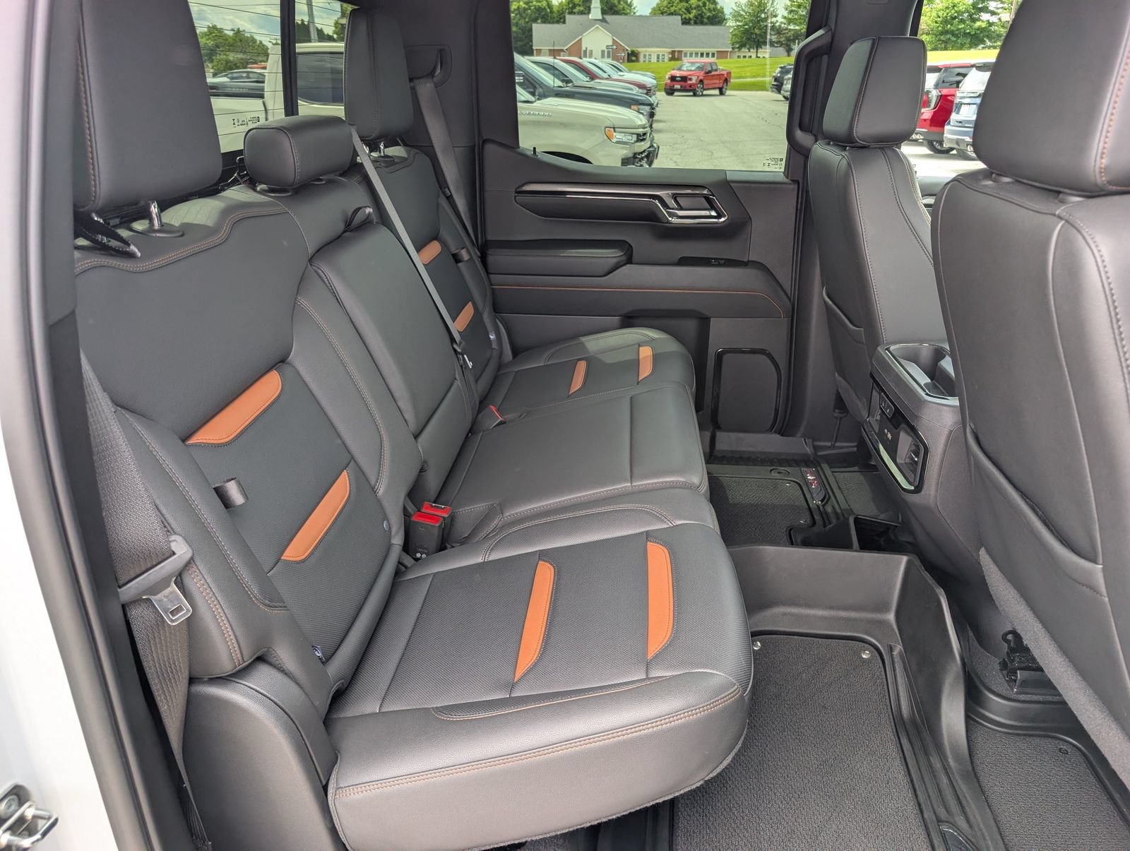 Used 2024 GMC Sierra 1500 AT4 w/ Technology Package AWD/4WD image 13