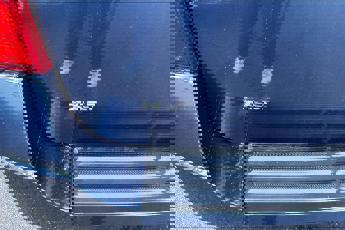 Used 2016 Ford Expedition EL XLT image 23