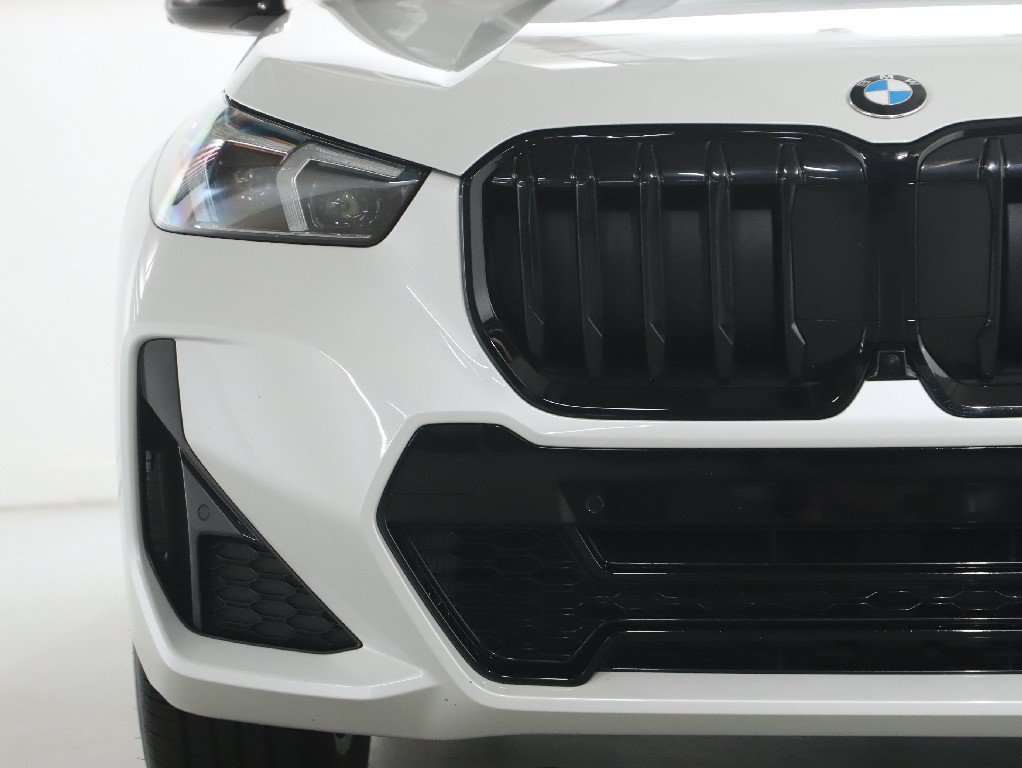 Used 2023 BMW X1 xDrive28i w/ Premium Package AWD/4WD image 6
