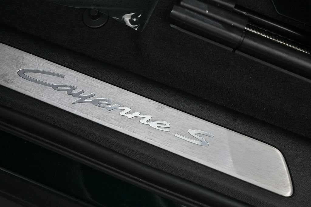 Certified 2025 Porsche Cayenne S AWD/4WD image 27