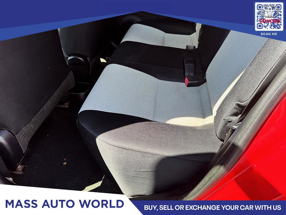 Used 2012 Toyota Yaris LE FWD image 6