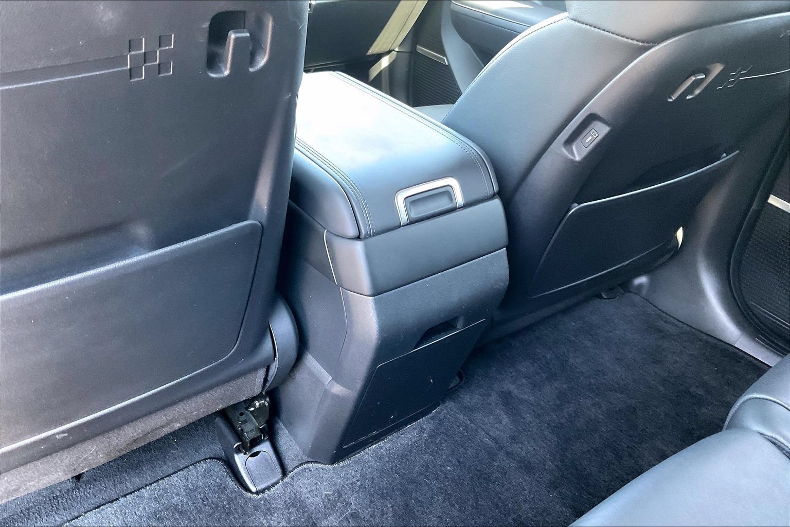Certified 2024 Hyundai Santa Fe Limited FWD image 10