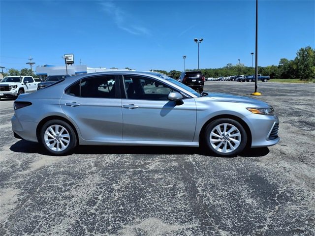 Used 2023 Toyota Camry LE image 5