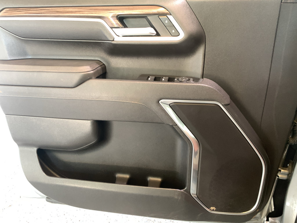Used 2025 Chevrolet Silverado 1500 LT RWD image 24