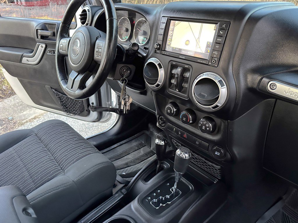 Used 2012 Jeep Wrangler Unlimited Sahara w/ Dual Top Group image 31