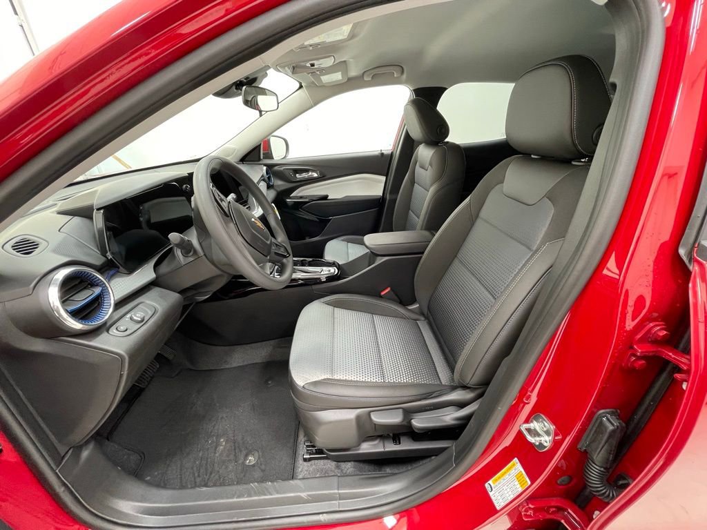 New 2026 Chevrolet Trax LT image 12
