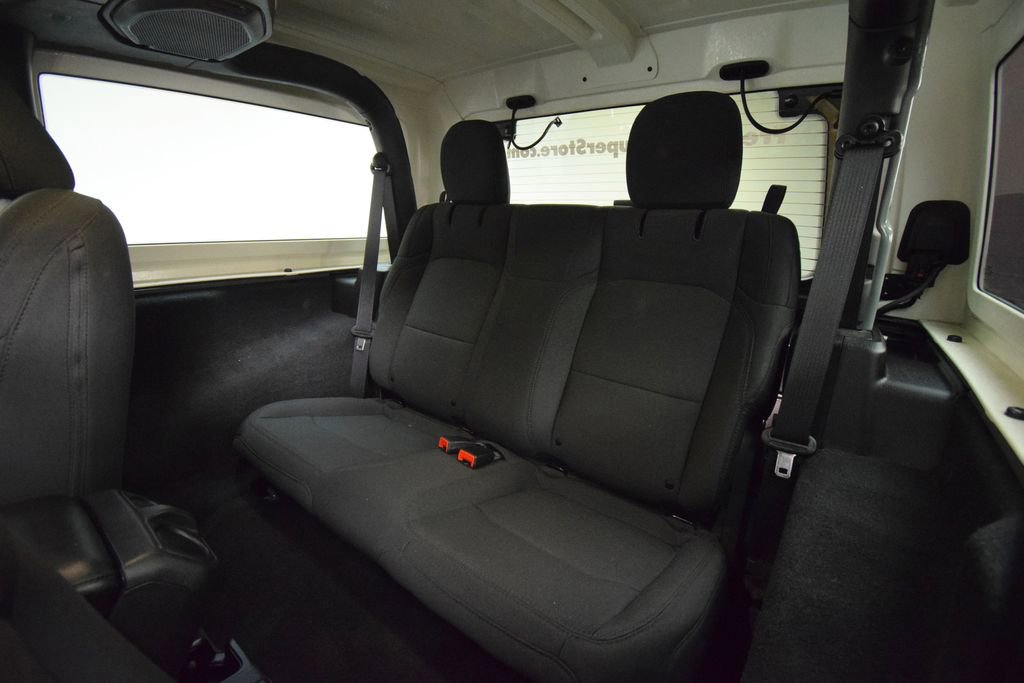 Used 2022 Jeep Wrangler Sport AWD/4WD image 30