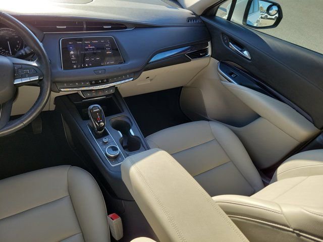 Used 2021 Cadillac XT4 Luxury w/ Driver Awareness Package AWD/4WD image 24