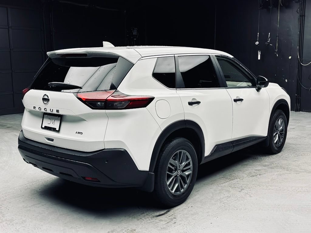 Used 2021 Nissan Rogue S AWD/4WD image 7