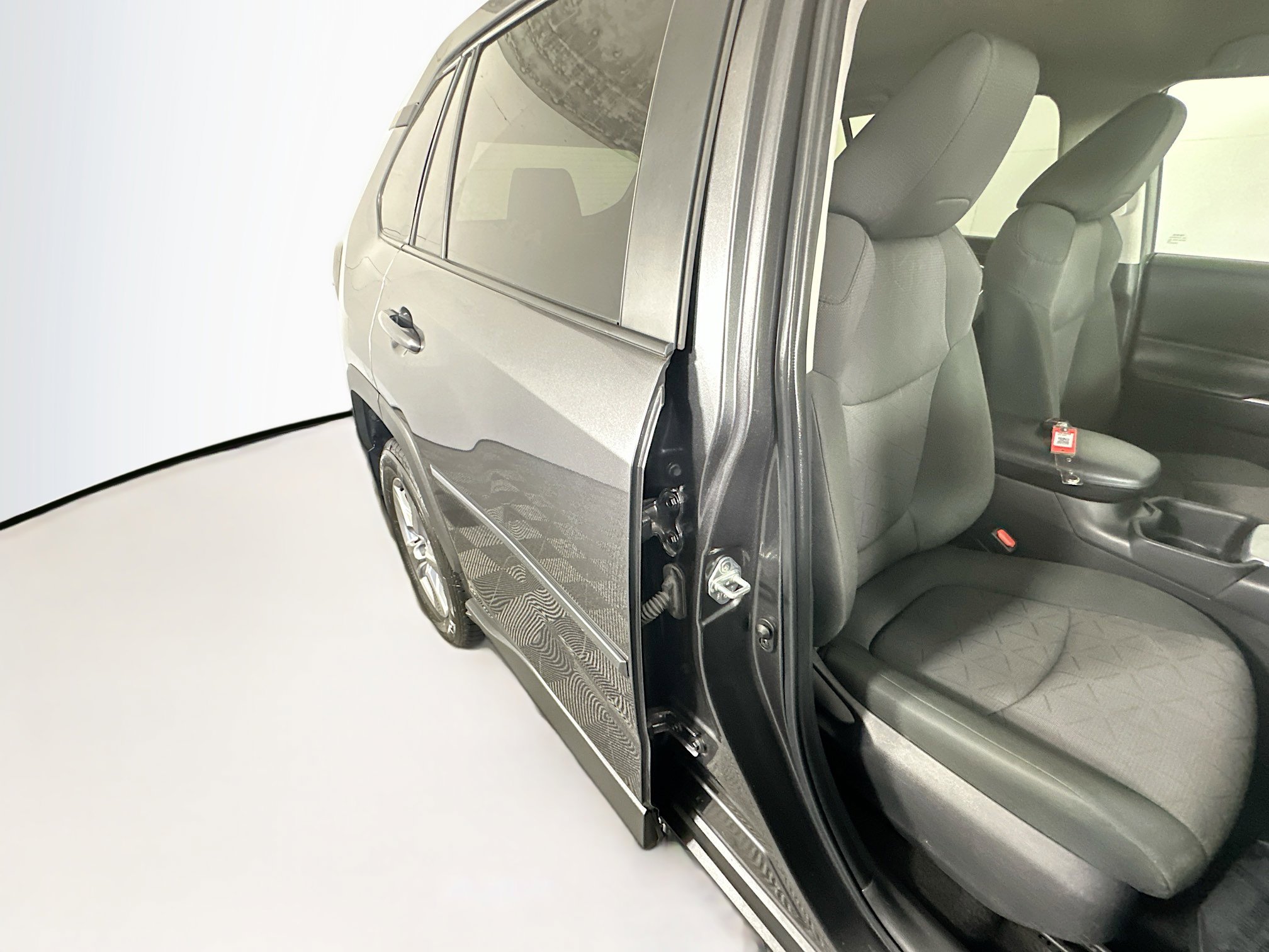 Used 2023 Toyota RAV4 XLE FWD image 28