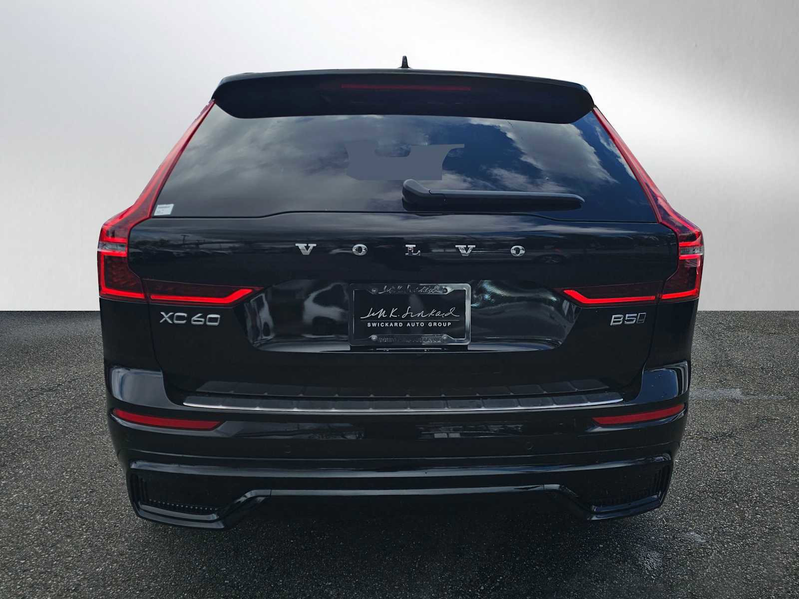 Used 2026 Volvo XC60 B5 Ultra w/ Protection Package Premier AWD/4WD image 4