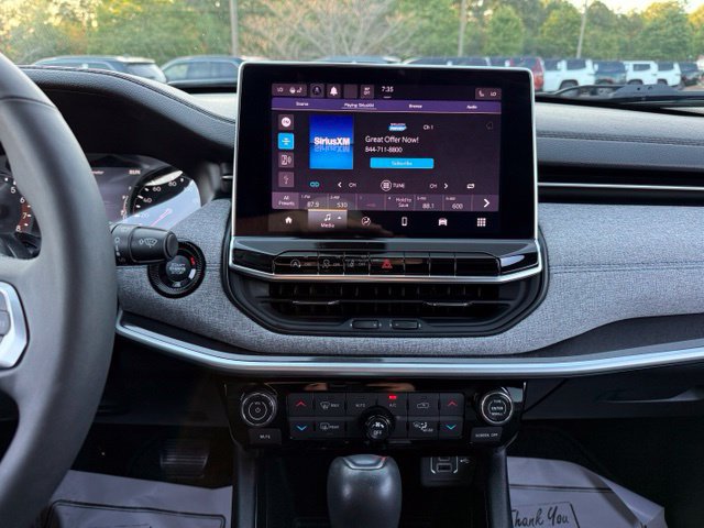 Used 2023 Jeep Compass Latitude w/ Convenience Group AWD/4WD image 18
