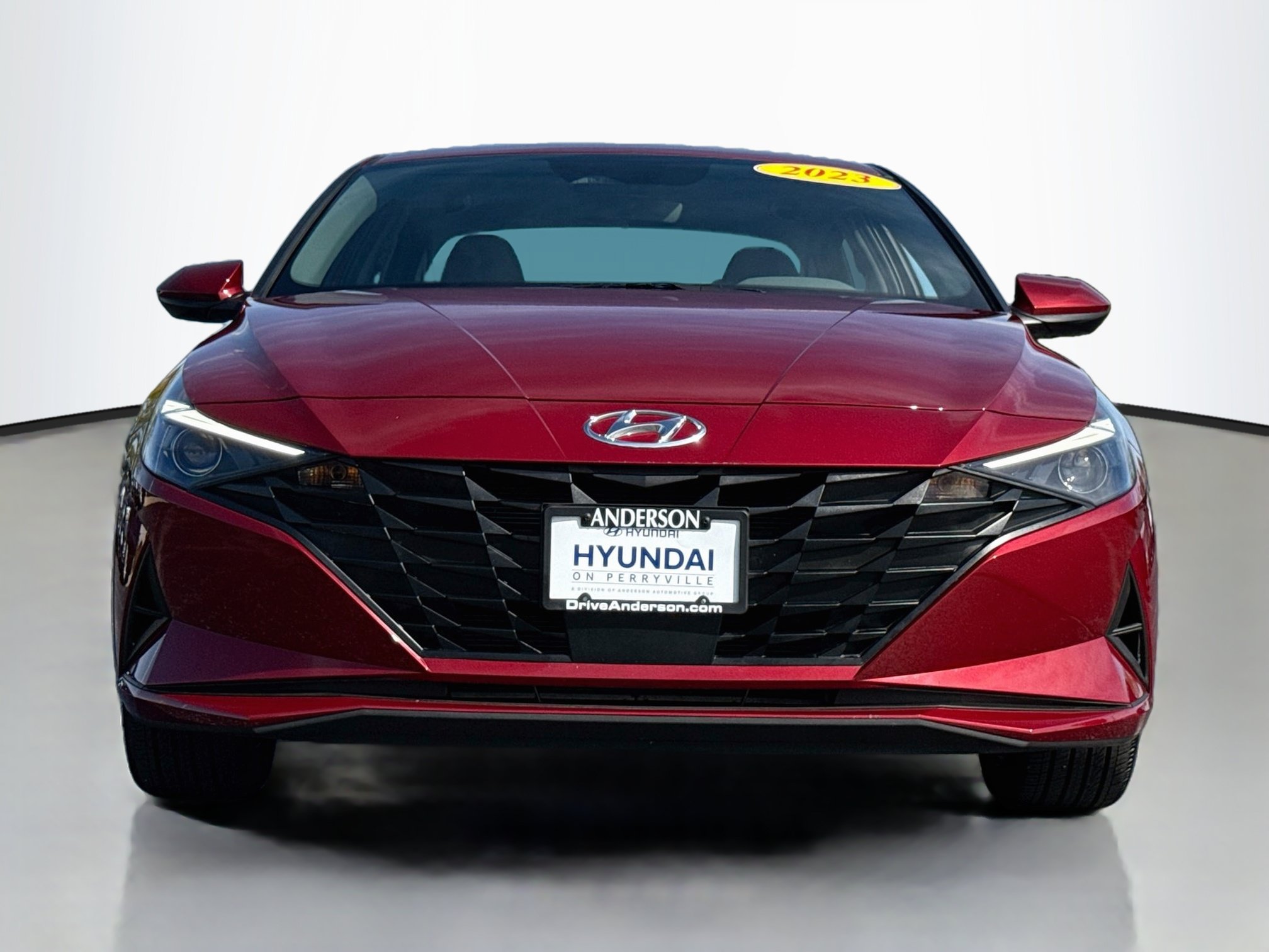 Used 2023 Hyundai Elantra SEL w/ Convenience Package FWD image 2
