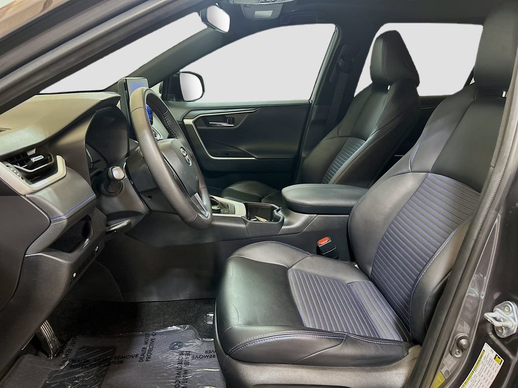 Used 2024 Toyota RAV4 XSE AWD/4WD image 18
