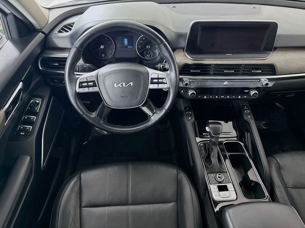 Used 2022 Kia Telluride EX w/ EX Premium Package image 3