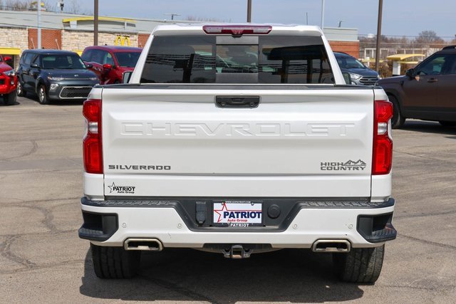 Used 2023 Chevrolet Silverado 1500 High Country w/ Technology Package image 4