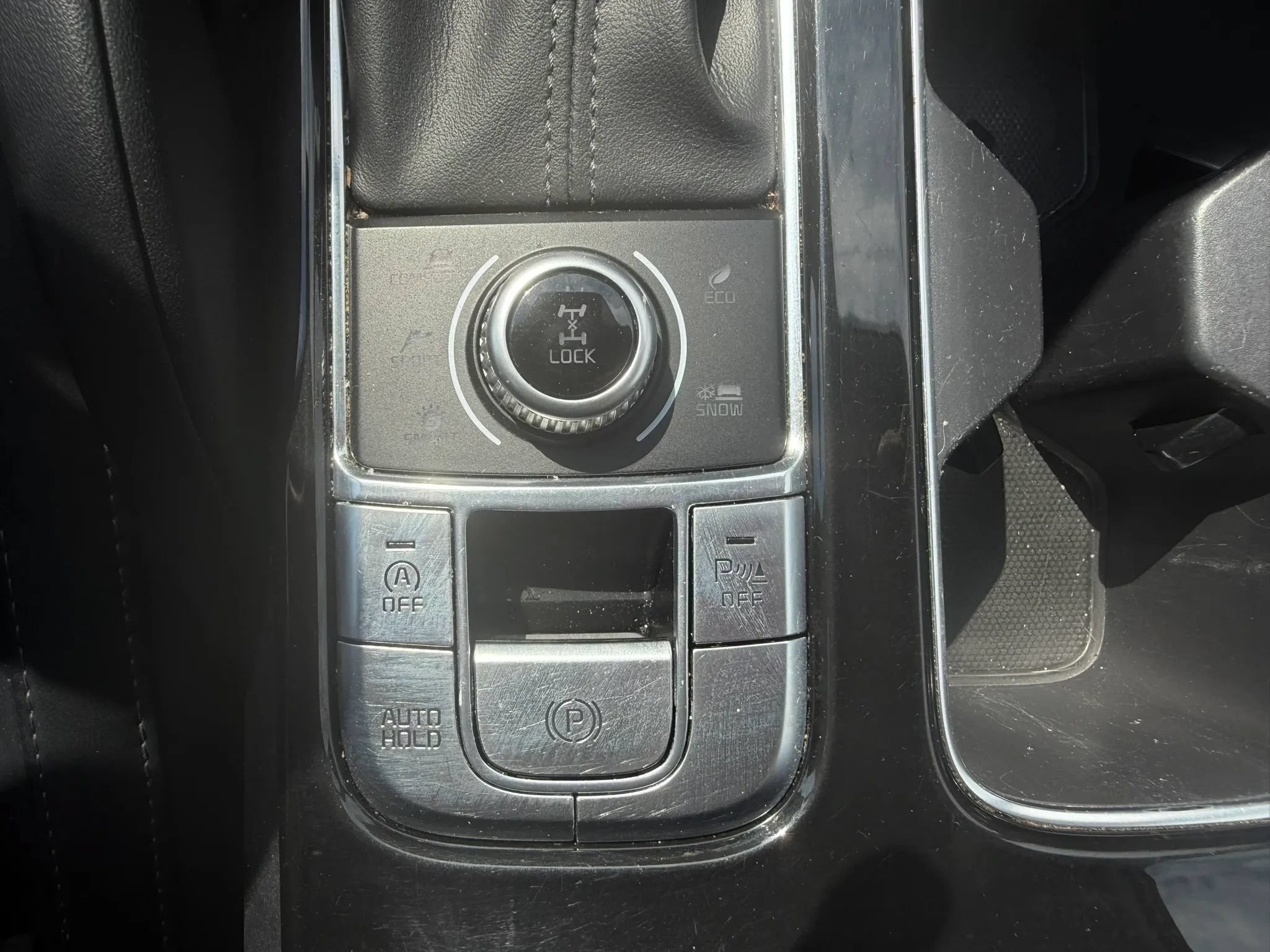 Used 2020 Kia Telluride S w/ S 8 Passenger Seating Package AWD/4WD image 24