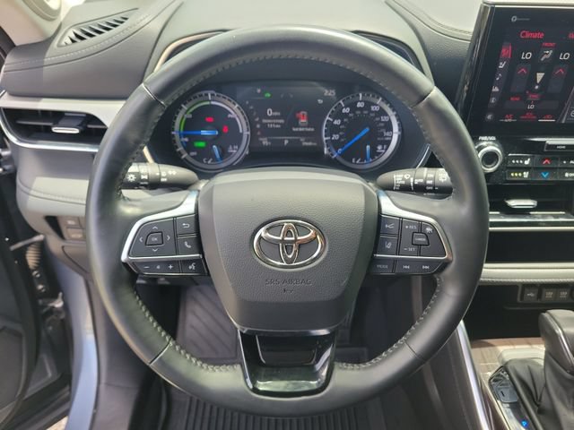 Used 2021 Toyota Highlander Platinum FWD image 25