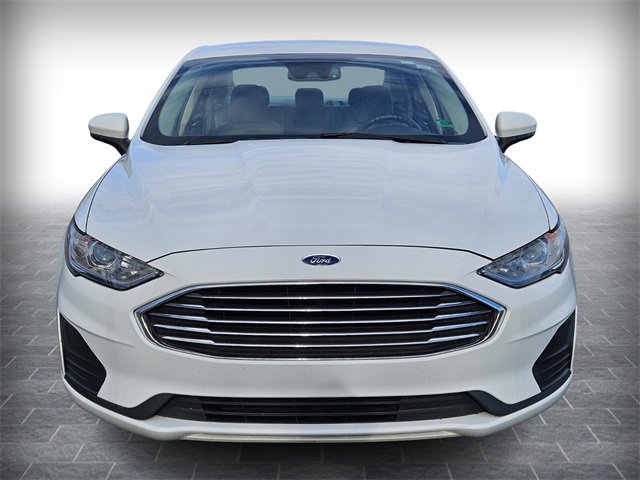 Used 2020 Ford Fusion SE image 2