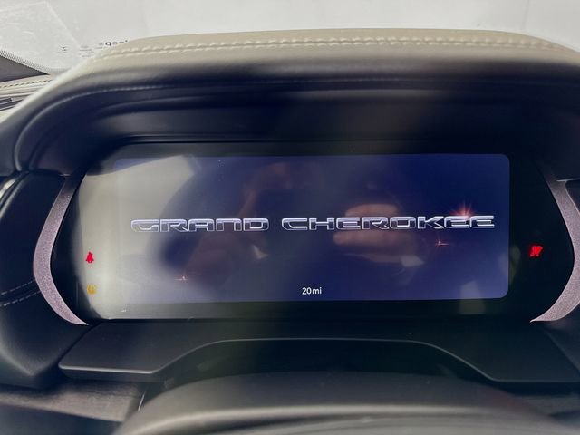 New 2025 Jeep Grand Cherokee L Overland w/ Luxury Tech Group IV image 12