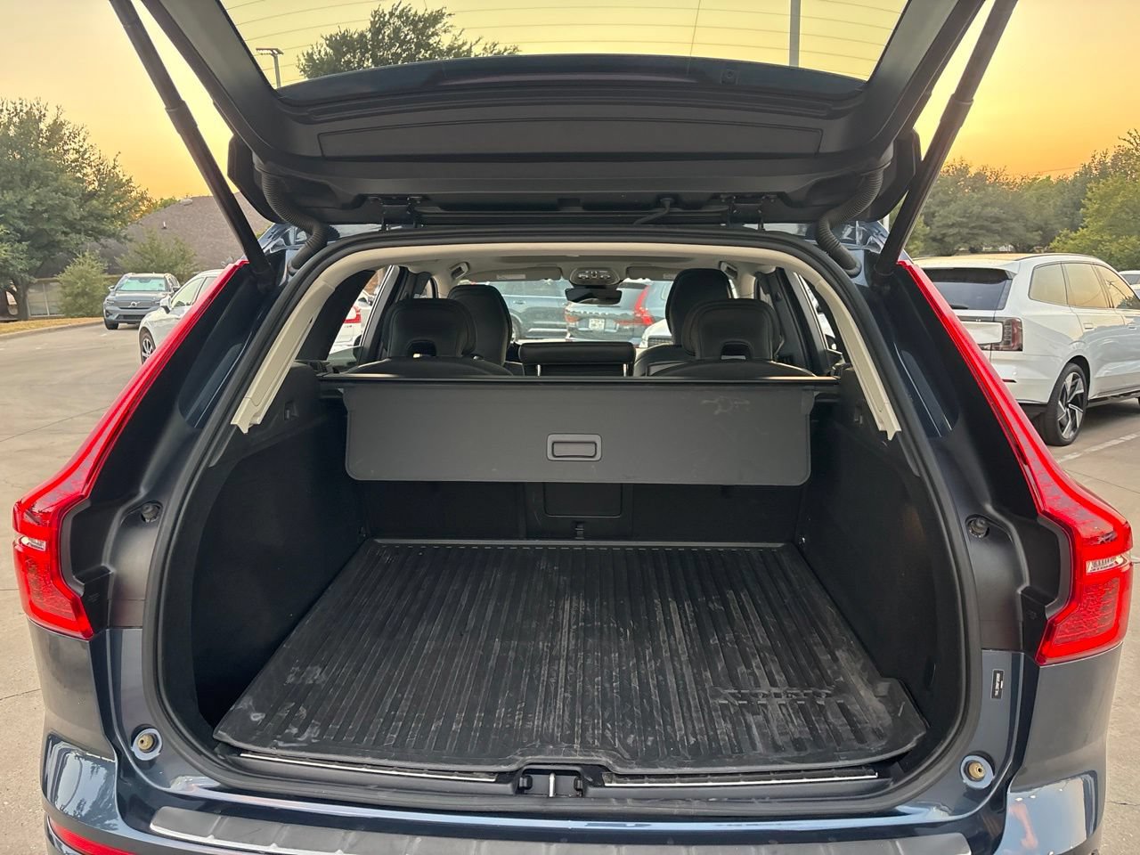 Certified 2023 Volvo XC60 B5 Plus w/ Climate Package AWD/4WD image 12