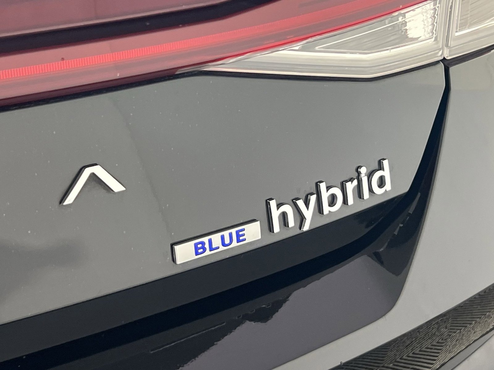 Used 2023 Hyundai Elantra Blue w/ Preferred Accessory Package FWD image 27