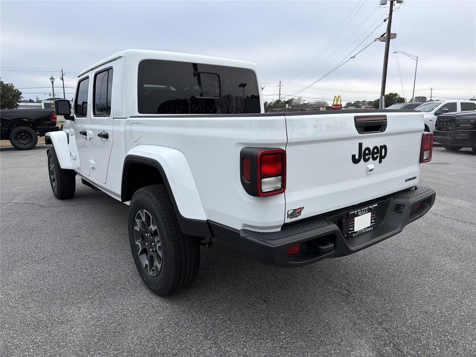 New 2026 Jeep Gladiator Sahara image 8