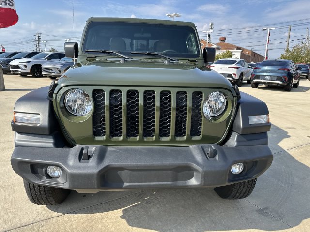 Used 2022 Jeep Gladiator Sport AWD/4WD image 38