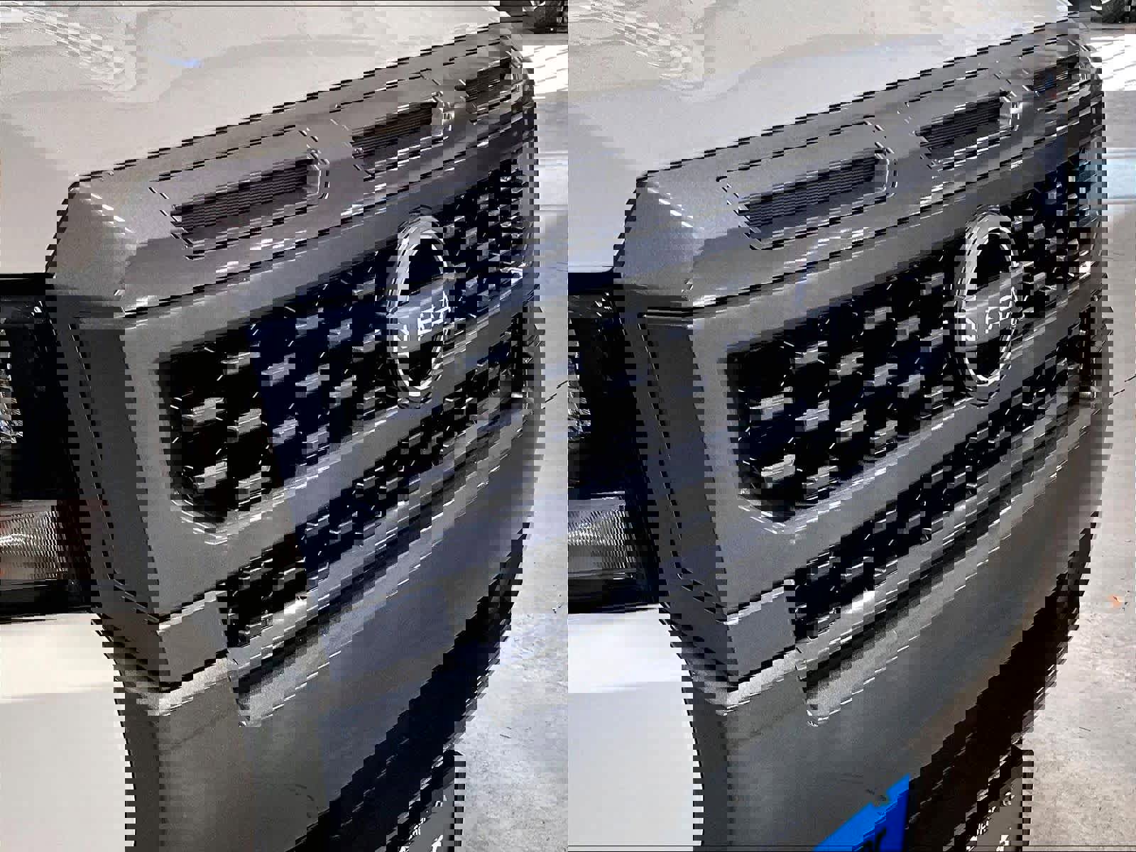 Used 2025 Nissan Frontier SV image 33