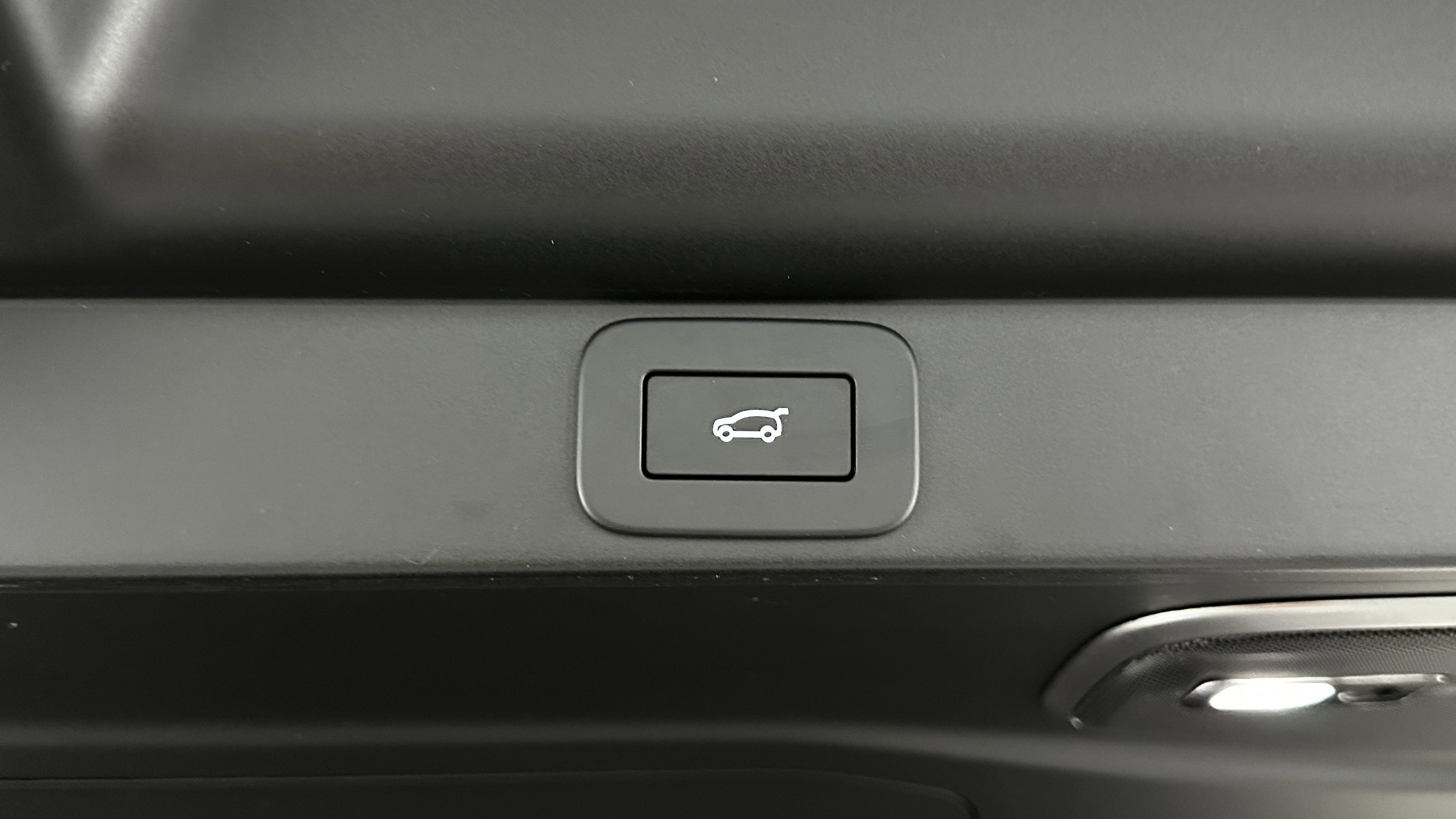 Used 2025 Land Rover Range Rover Long Wheelbase SE image 44