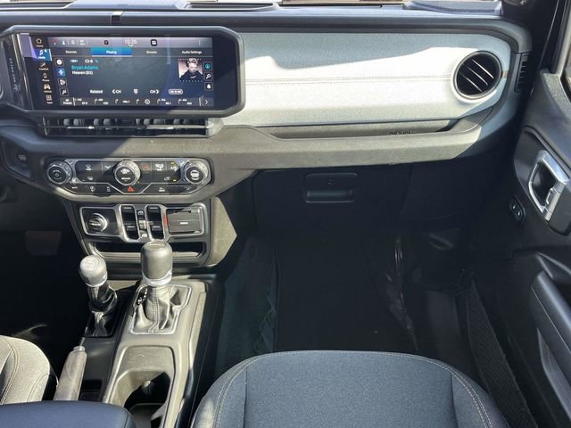 Used 2024 Jeep Gladiator Sport image 18