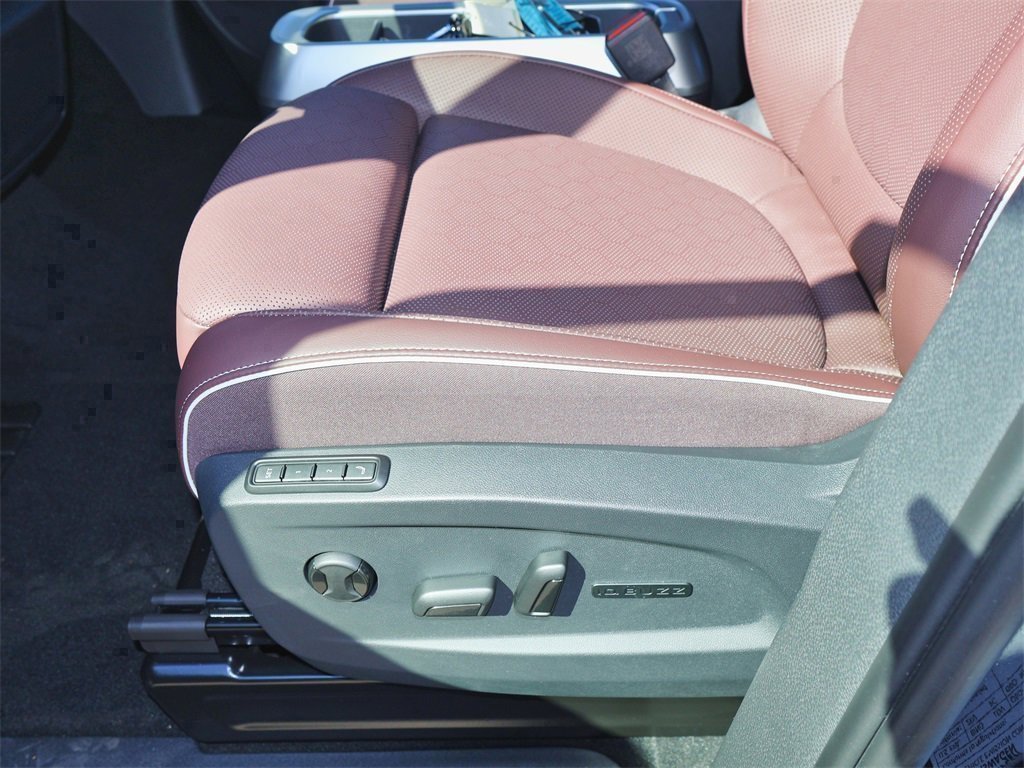 New 2025 Volkswagen ID. Buzz Pro S Plus image 14