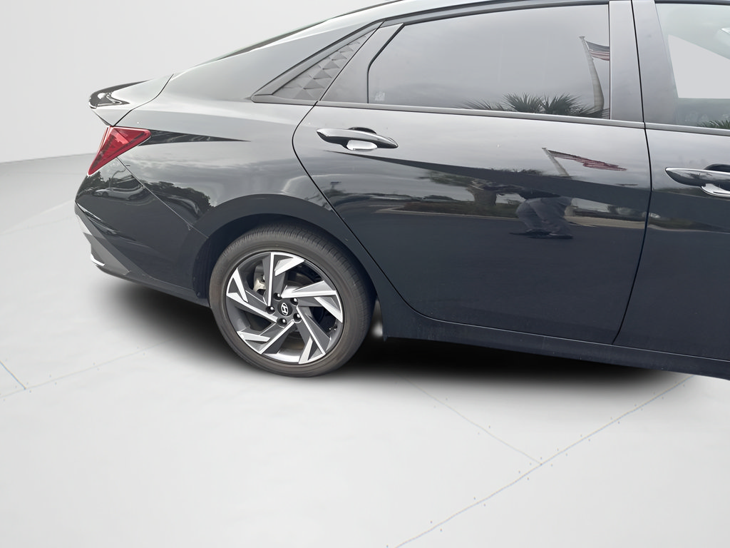 Certified 2025 Hyundai Elantra Sport FWD image 18