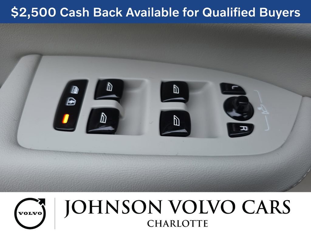 New 2026 Volvo XC90 B6 Ultra w/ Protection Package image 32