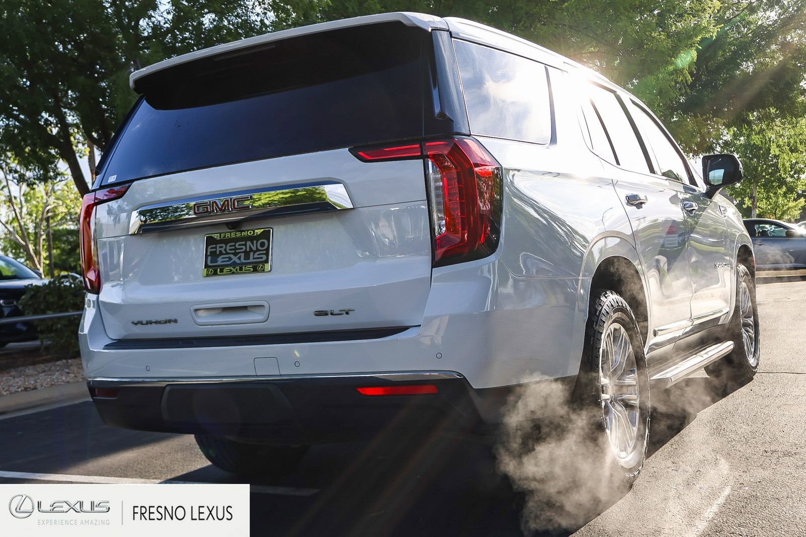 Used 2022 GMC Yukon SLT w/ SLT Premium Package image 6