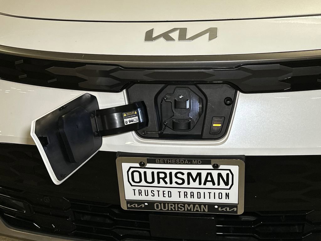 Certified 2023 Kia Niro Wave w/ Wave Preserve Package FWD image 11