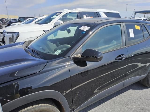 Used 2024 Chevrolet Trax RS w/ Driver Confidence Package image 3