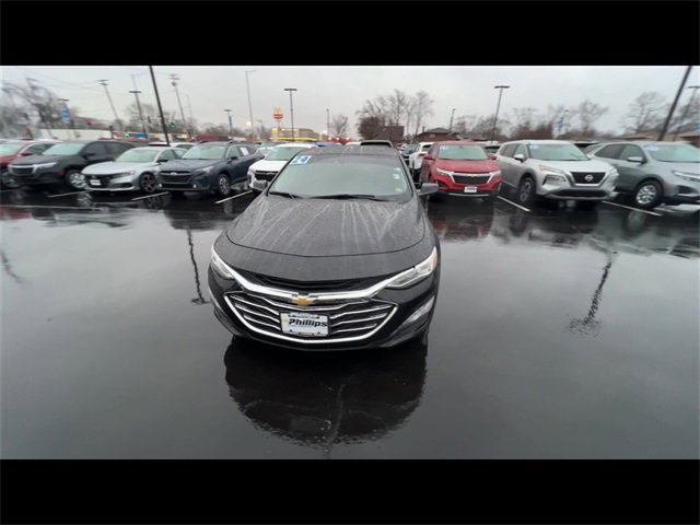 Used 2024 Chevrolet Malibu LT image 3