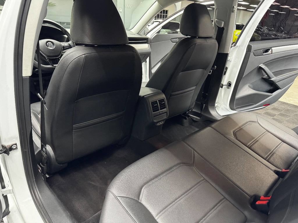 Used 2021 Volkswagen Passat 2.0T SE image 42