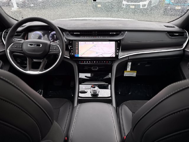 New 2026 Jeep Grand Cherokee Altitude AWD/4WD image 11