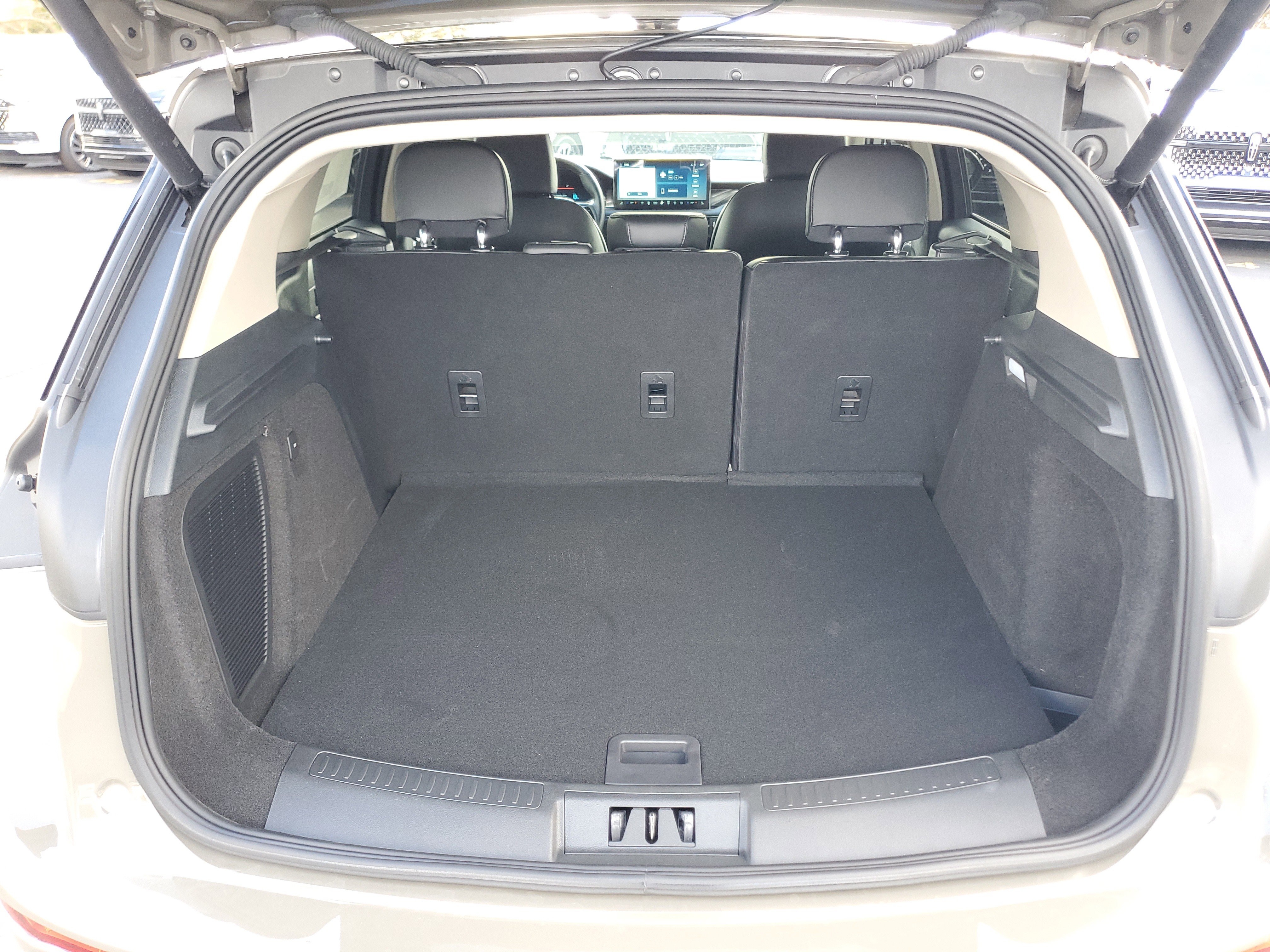 New 2025 Lincoln Corsair Grand Touring w/ Jet Appearance Package image 28