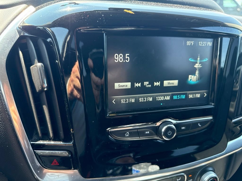 Used 2018 Chevrolet Traverse LS AWD/4WD image 21