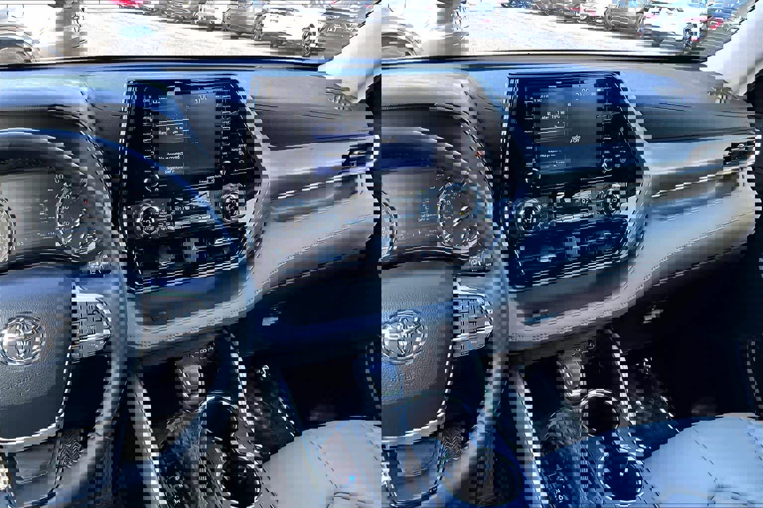 Used 2022 Toyota Highlander XLE image 7