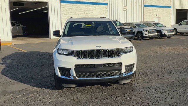 Used 2022 Jeep Grand Cherokee L Laredo w/ Luxury Tech Group I image 3