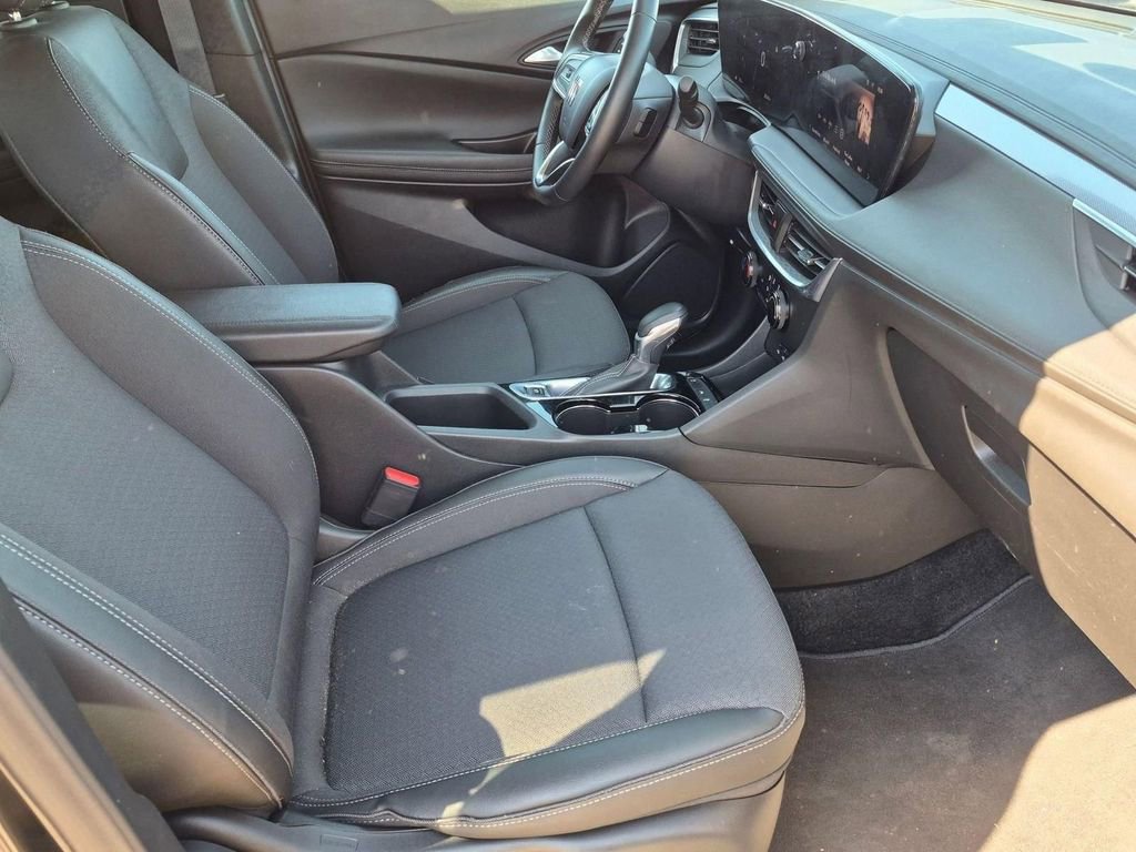 Used 2025 Buick Encore GX Preferred FWD image 35