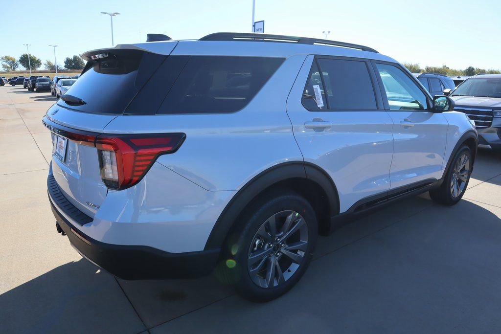 New 2026 Ford Explorer Active w/ Active Comfort Package image 23