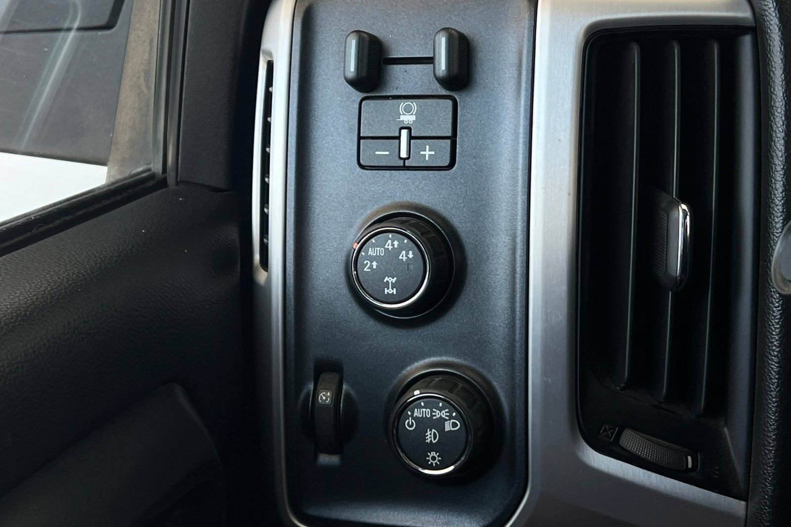 Used 2014 GMC Sierra 1500 SLE w/ SLE Value Package image 29