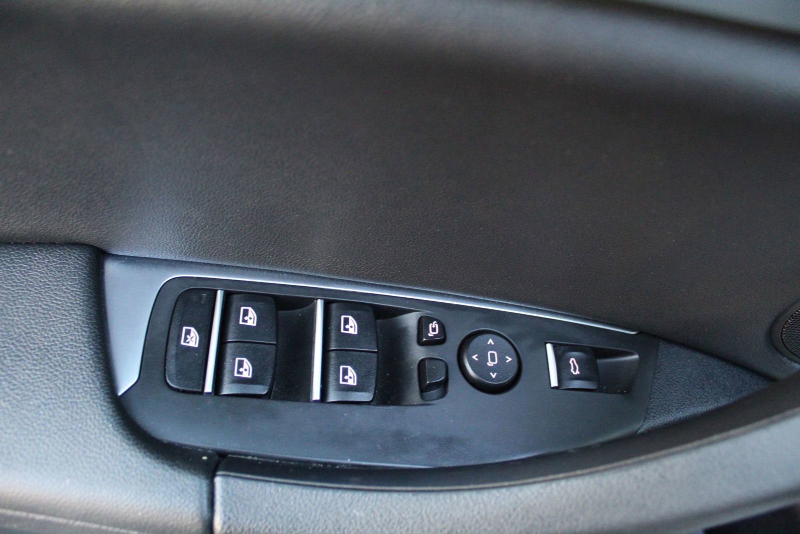 Used 2019 BMW X3 sDrive30i w/ Driving Assistance Package image 33